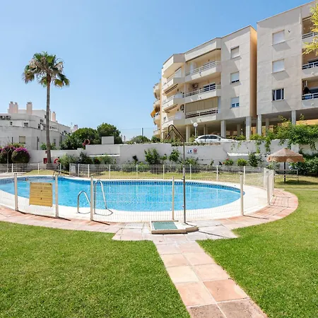 Soleado Y Luminoso A 3 Minutos De La Playa-carihuela Апартаменты *