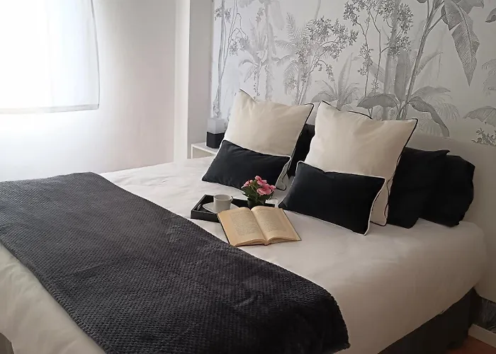 Soleado Y Luminoso A 3 Minutos De La Playa-carihuela Торремолинос