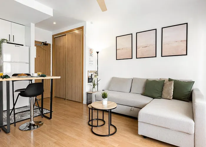 Soleado Y Luminoso A 3 Minutos De La Playa-carihuela Апартаменты *