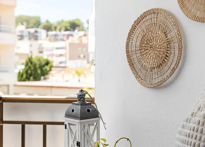 Soleado Y Luminoso A 3 Minutos De La Playa-carihuela * Торремолинос