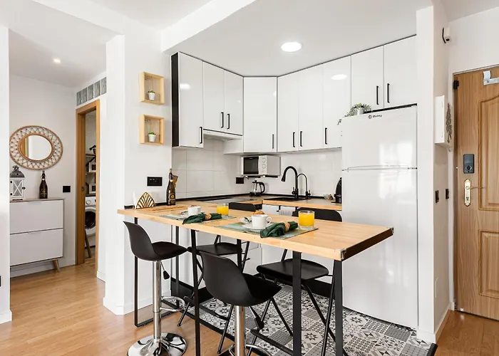 Soleado Y Luminoso A 3 Minutos De La Playa-carihuela Apartment Torremolinos