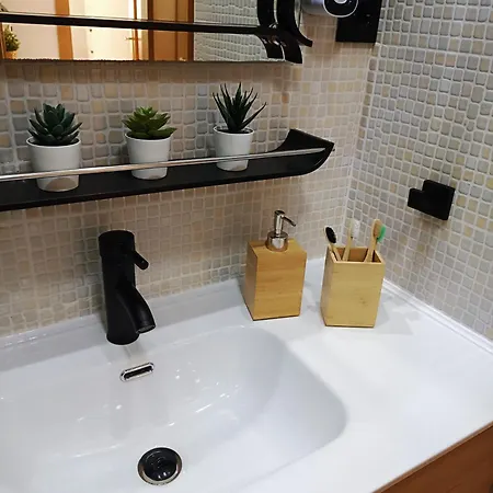 Soleado Y Luminoso A 3 Minutos De La Playa-carihuela Апартаменты *