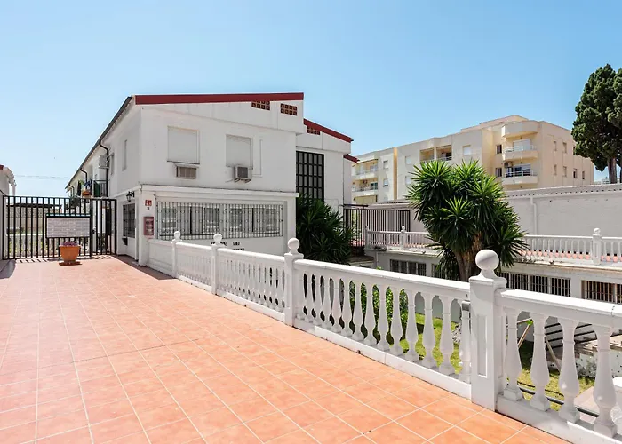 Soleado Y Luminoso A 3 Minutos De La Playa-carihuela *