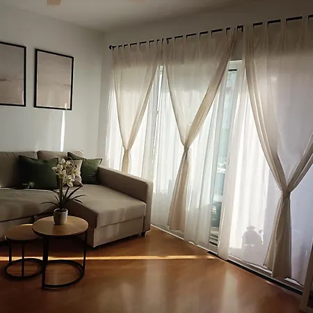 Soleado Y Luminoso A 3 Minutos De La Playa-carihuela Torremolinos