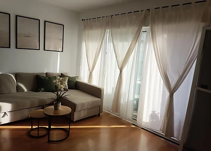 Soleado Y Luminoso A 3 Minutos De La Playa-carihuela Torremolinos