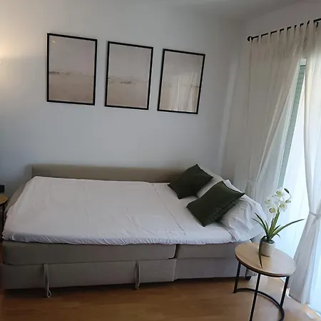 Soleado Y Luminoso A 3 Minutos De La Playa-carihuela *